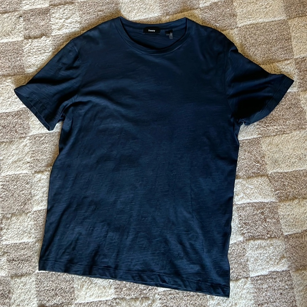 Theory Men’s tshirt in navy size L